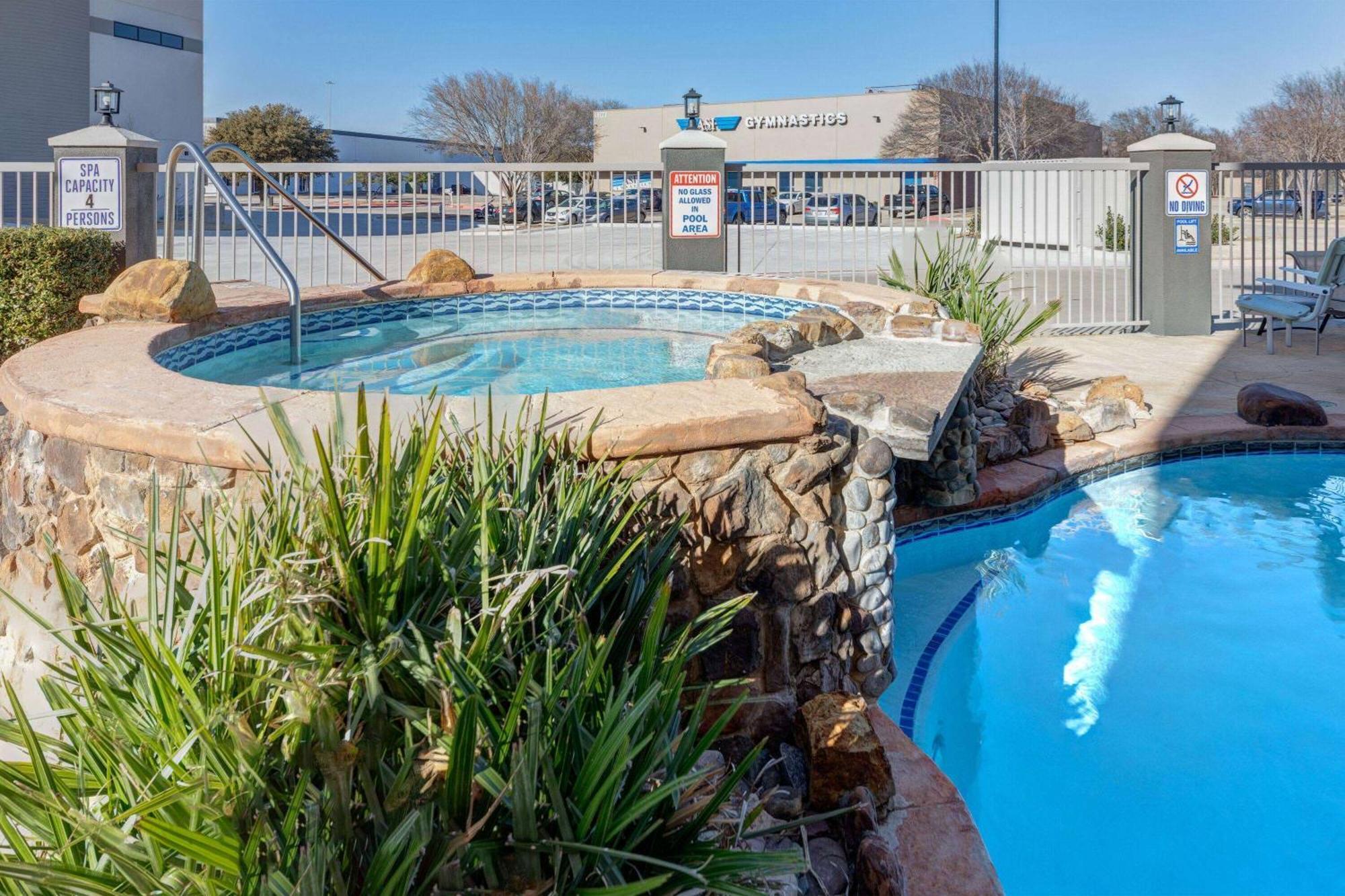 La Quinta By Wyndham Allen At The Village Exterior photo